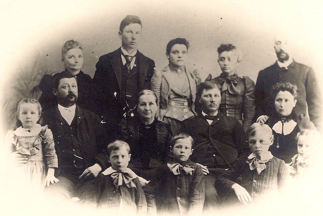 Needham Phila unk Millie Needham Minnie Maitland Tilletson mid Wm Harriet Eli Needham unk